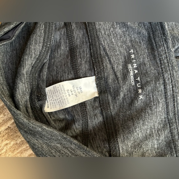 🩷 Trina Turk Recreation mid-calf Leggings grey/multi Size XS - EUC - Picture 6 of 7